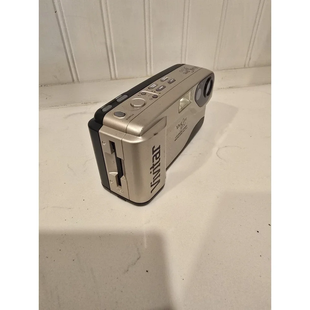 Vintage Vivitar‎ ViviCam 3500 Digital Camera LCD Digital Photography